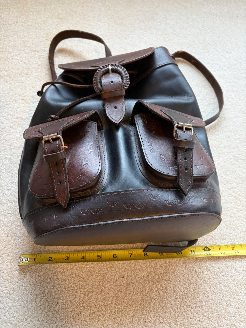 Small 100% leather unbranded black and dark brown backpack - Picture 3 of 6